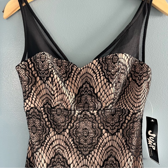 Jump Apparel Lace Overlay Fashion Dress - Picture 3 of 12
